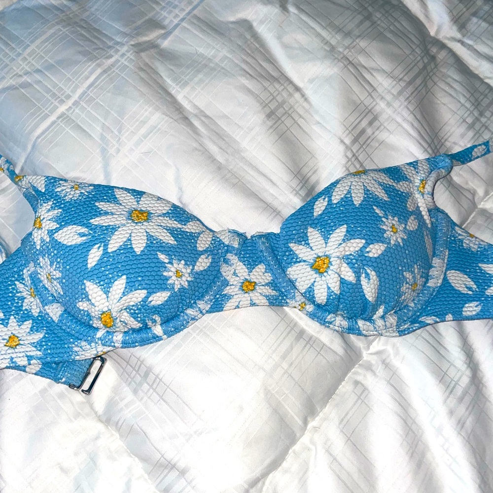 Cute summer underwire bikini top